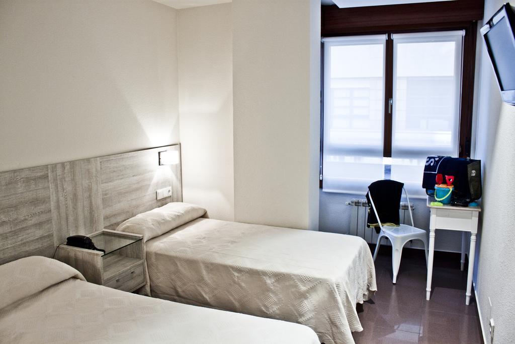 גיחון Hotel Playa Poniente מראה חיצוני תמונה