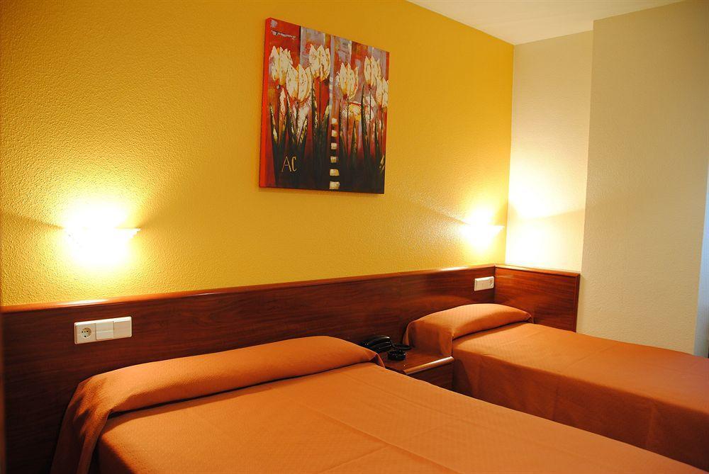 גיחון Hotel Playa Poniente מראה חיצוני תמונה
