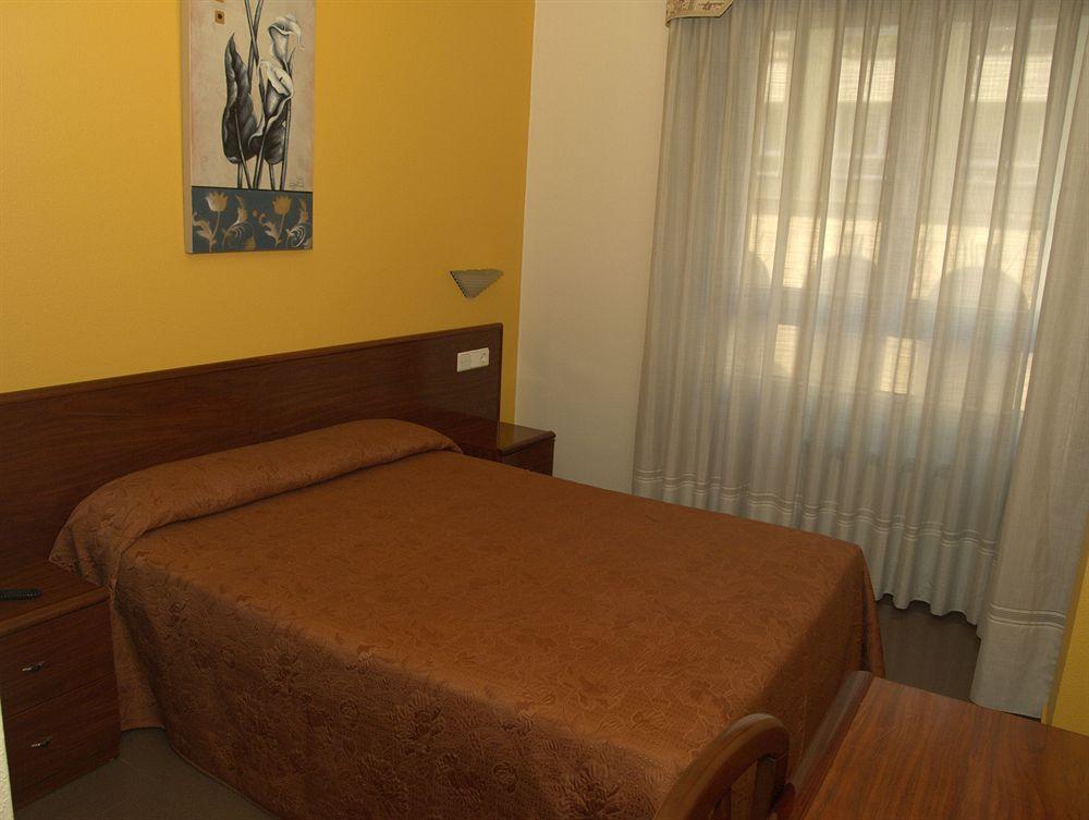 גיחון Hotel Playa Poniente מראה חיצוני תמונה