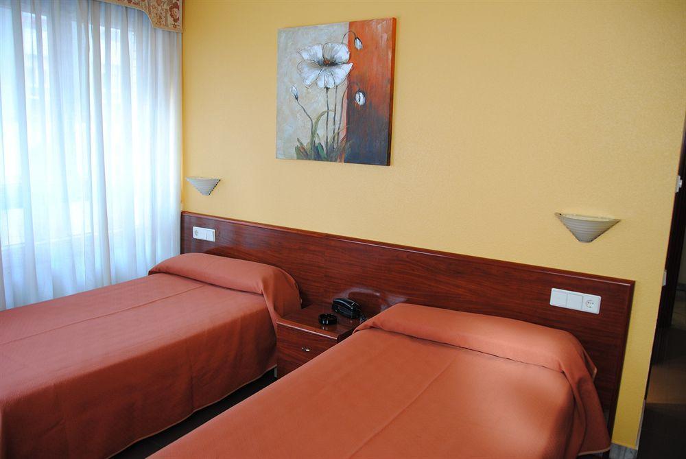 גיחון Hotel Playa Poniente מראה חיצוני תמונה