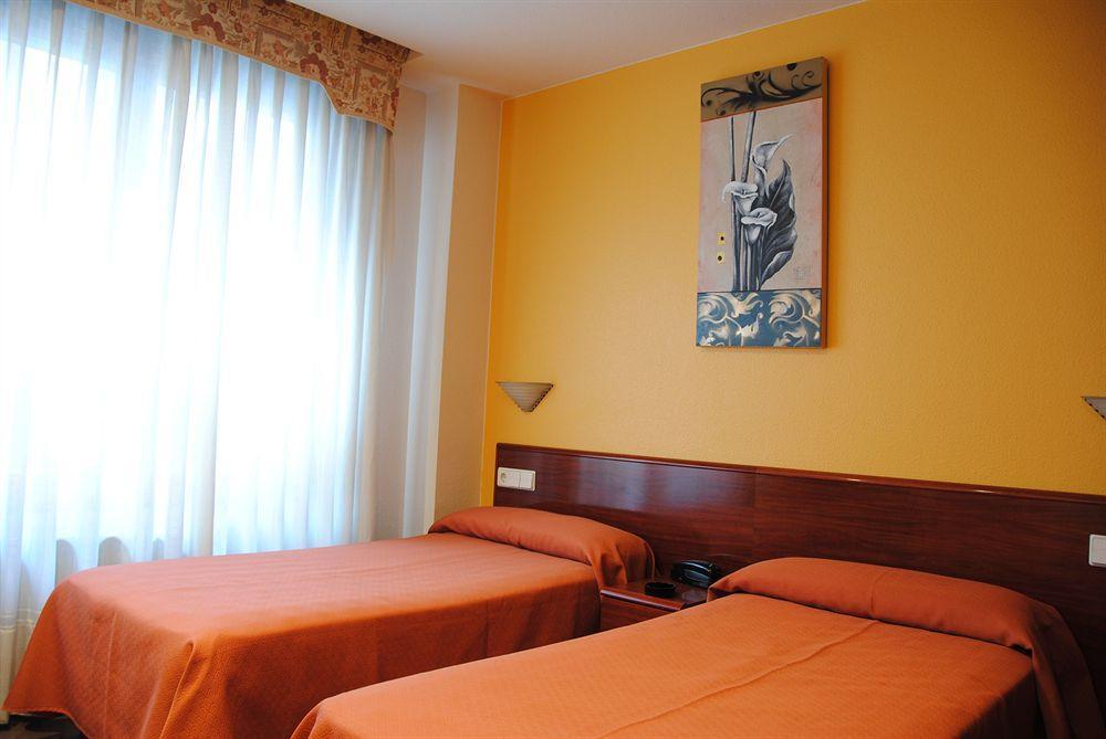 גיחון Hotel Playa Poniente מראה חיצוני תמונה