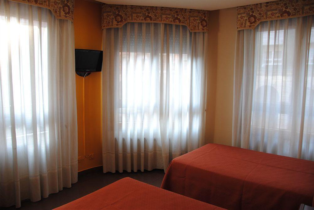 גיחון Hotel Playa Poniente מראה חיצוני תמונה