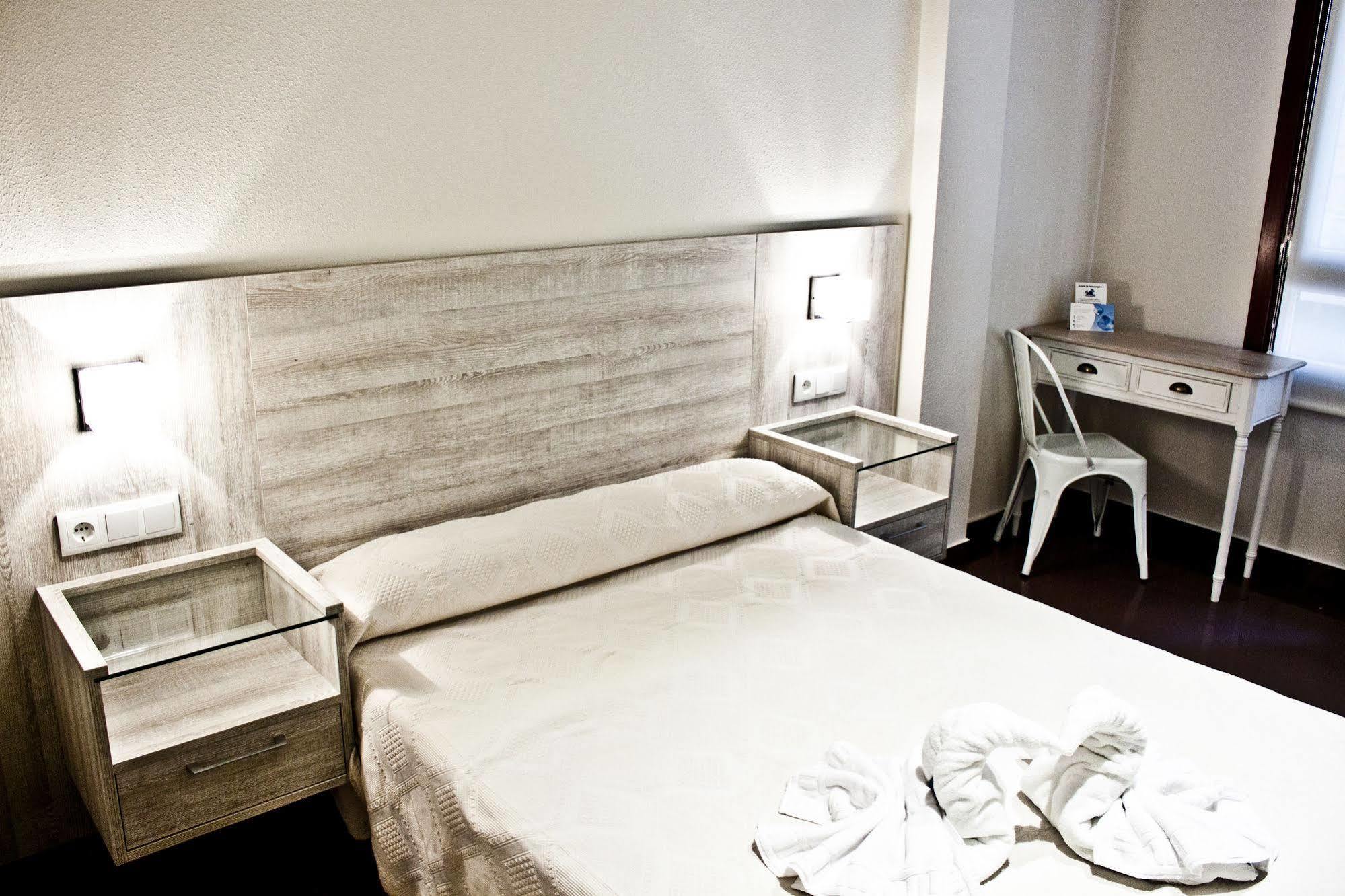 גיחון Hotel Playa Poniente מראה חיצוני תמונה